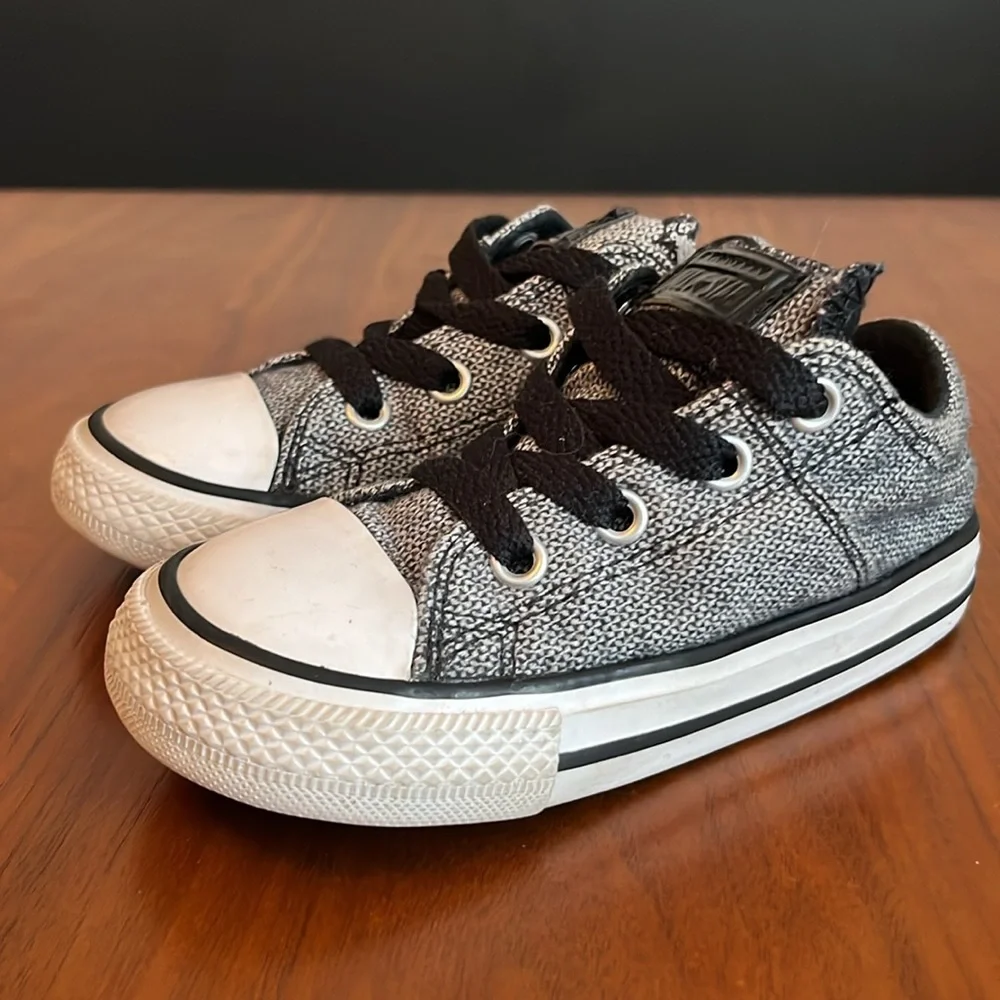 Converse Chuck Taylor All Star Madison Sneakers, size 7